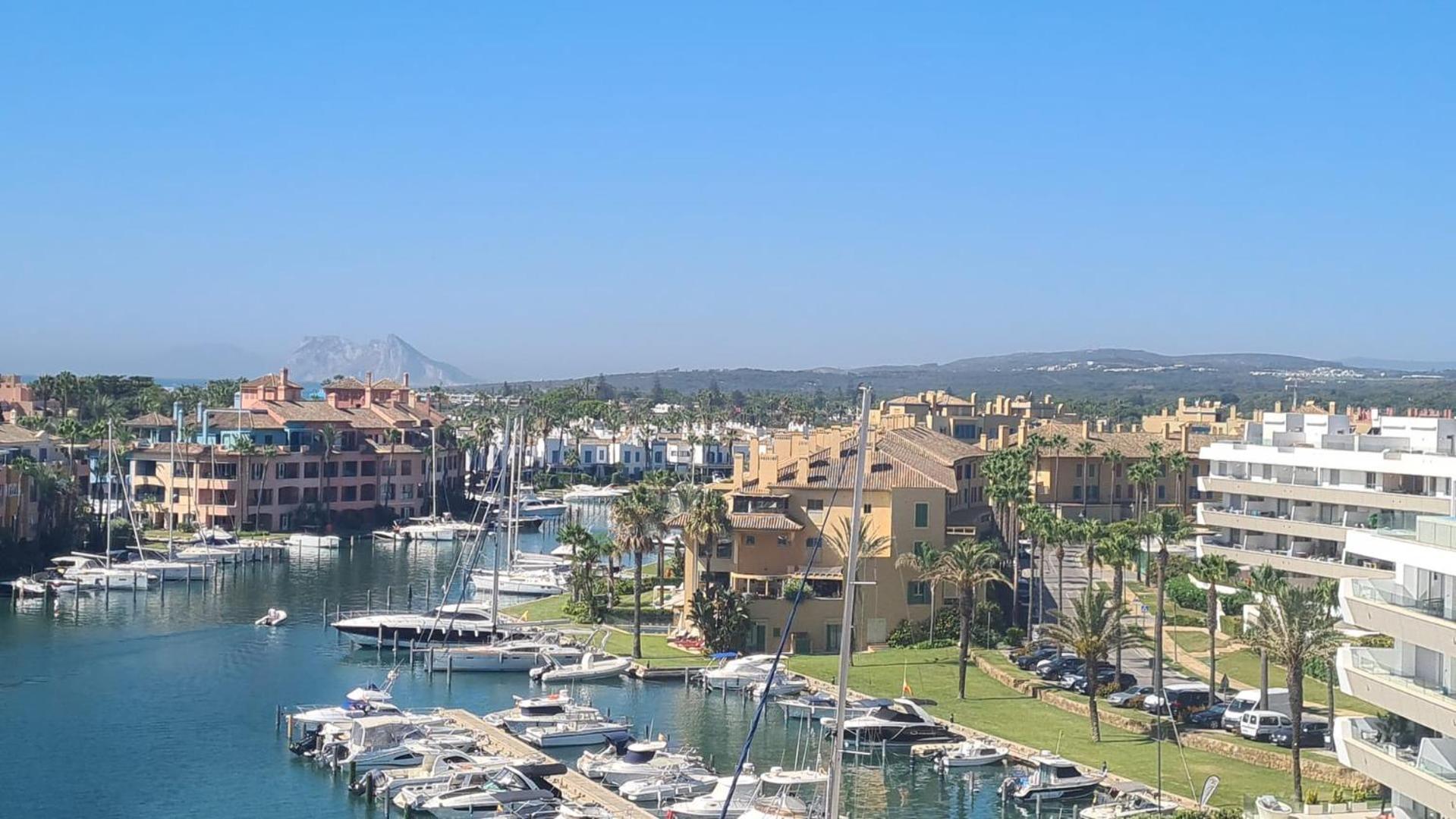 סן רוקה Waterside Apartment In Sotogrande Marina With Private Pool מראה חיצוני תמונה